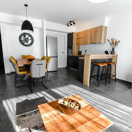 Spacious Nero With Free Parking *