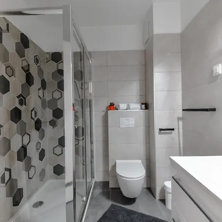 Spacious Nero With Free Parking Apartamento *